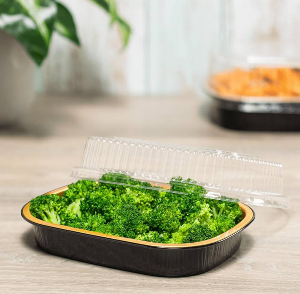 24 oz Black and Gold Aluminum Foil Take Out Pan with Clear PET Dome Lid, 8.2''x 6.1''x 1.1'' - 100 pcs