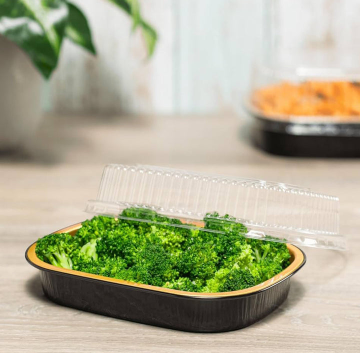 24 oz Black and Gold Aluminum Foil Take Out Pan with Clear PET Dome Lid, 8.2''x 6.1''x 1.1'' - 100 pcs